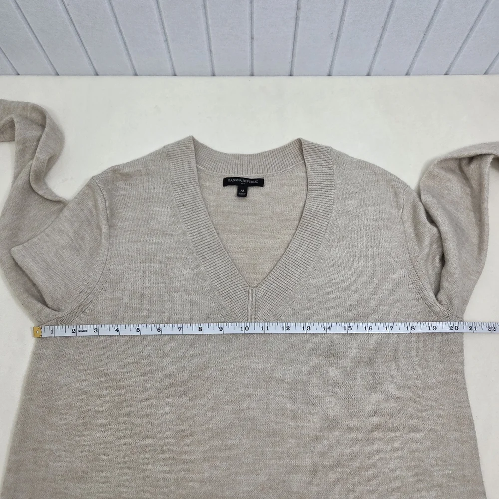 Banana Republic chic neck